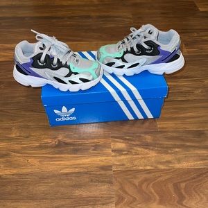 Adidas Astir C Kids size 11k